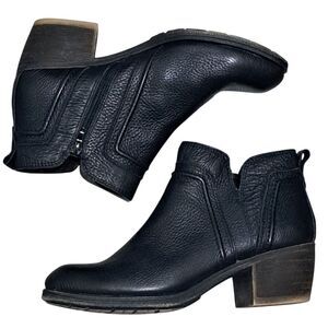 Cobb Hill Anisa V Cut Western Goth Boots Block Heel Sz 8 Black